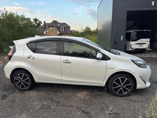 2019 Toyota Aqua I Рестайлинг 2, белый, 1400000 рублей, вид 4