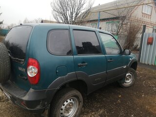 2013 Chevrolet Niva I Рестайлинг, зелёный, 450000 рублей, вид 3