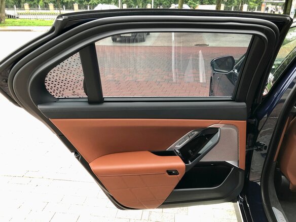 2022 BMW i7 xDrive60 I (G70), синий, 14900000 рублей - вид 15