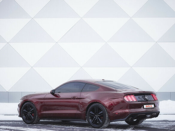 2015 Ford Mustang VI, красный - вид 12
