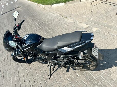 2022 Bajaj Pulsar 180, чёрный, 160000 рублей, вид 2