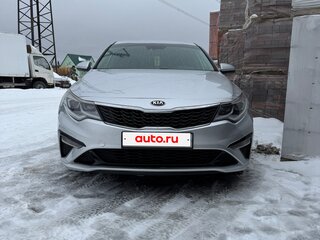 2018 Kia Optima IV Рестайлинг, серебристый, 1380000 рублей, вид 3