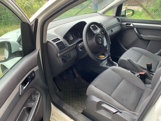 2014 Volkswagen Touran I Рестайлинг 2, белый, 629000 рублей, вид 3