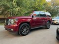 2018 Chevrolet Tahoe IV, красный, 3700000 рублей - вид 2
