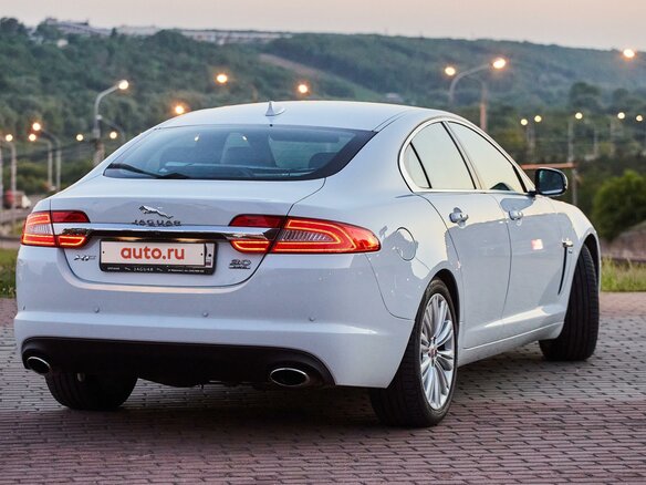 2013 Jaguar XF I Рестайлинг, белый, 2650000 рублей - вид 4