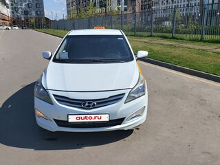 2015 Hyundai Solaris I Рестайлинг, белый, 645000 рублей, вид 4