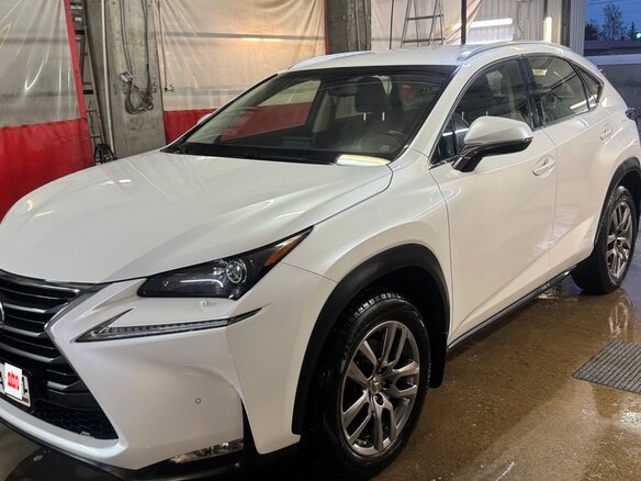 2016 Lexus NX 200 I, белый, 3100000 рублей