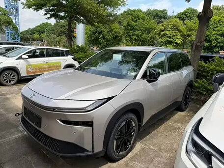 2026 Toyota bZ3X 50 kWh, серый, 2269000 рублей, вид 1