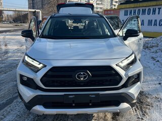 2023 Toyota RAV4 V (XA50), белый, 4080000 рублей, вид 2