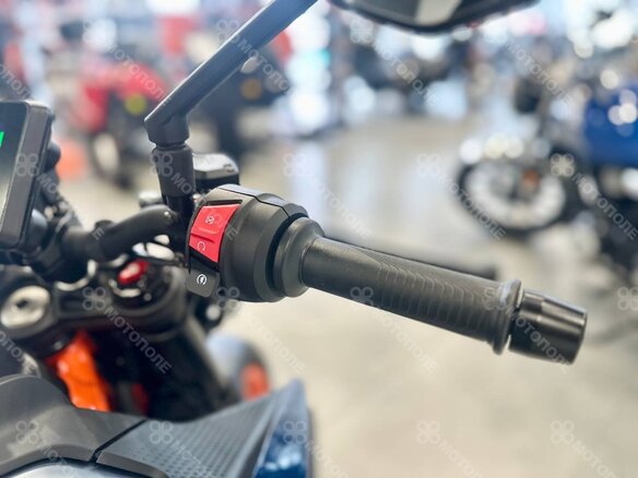 2026 KTM 390 Duke, синий, 699000 рублей - вид 12