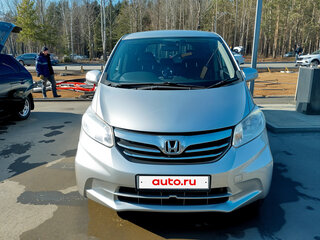 2013 Honda Freed I Рестайлинг, серебристый, 1150000 рублей, вид 1