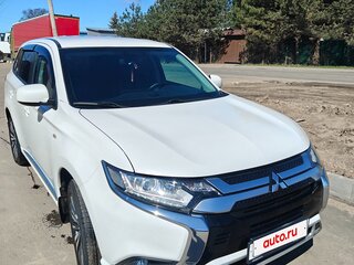 2022 Mitsubishi Outlander III Рестайлинг 3, белый, 2400000 рублей, вид 2