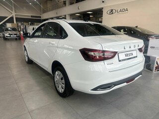 2026 Lada (ВАЗ) Vesta I Рестайлинг (NG), белый, 1668150 рублей, вид 3