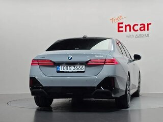 2026 BMW 5 серии 523d xDrive VIII (G60/G61/G68), серый, 9422000 рублей, вид 4