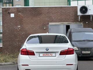 2010 BMW 5 серии 528i VI (F10/F11/F07), белый, 2000000 рублей, вид 4