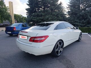 2011 Mercedes-Benz E-Класс 200 5G-Tronic IV (W212, S212, C207), белый, 1300000 рублей, вид 3