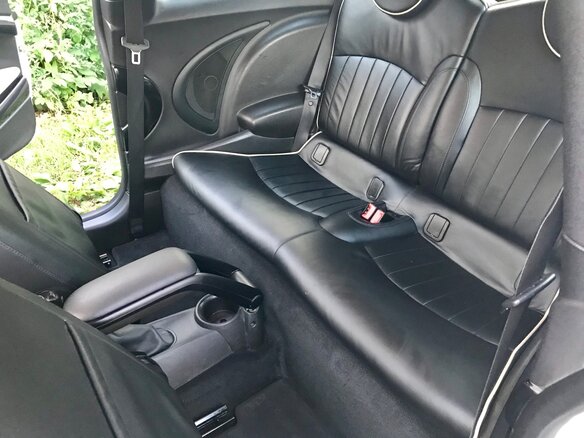 2011 Mini Hatch Cooper S II (R56) Рестайлинг, белый - вид 13