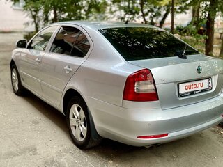 2011 Skoda Octavia II (A5) Рестайлинг, серебристый, 750000 рублей, вид 4