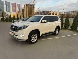 2015 Toyota Land Cruiser Prado 150 Series Рестайлинг 1, белый, 3650000 рублей, вид 2