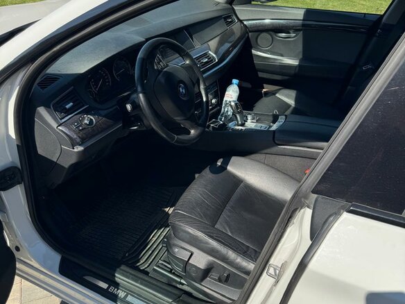 2012 BMW 5 серии Gran Turismo 530d xDrive VI (F10/F11/F07), белый, 1900000 рублей - вид 4