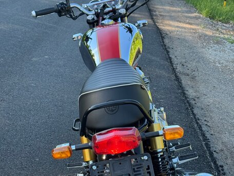2025 Royal Enfield INT650, серебристый, 640000 рублей, вид 2