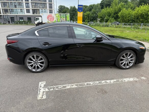 2019 Mazda 3 IV (BP), чёрный, 1790000 рублей - вид 2