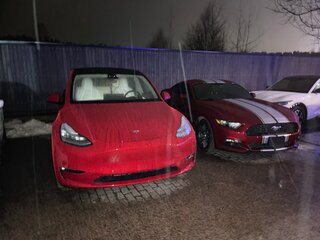 2022 Tesla Model Y Long Range I, красный, 4500000 рублей, вид 1