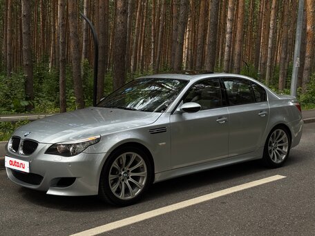 2005 BMW M5 IV (E60/E61), серебристый, 3150000 рублей, вид 1