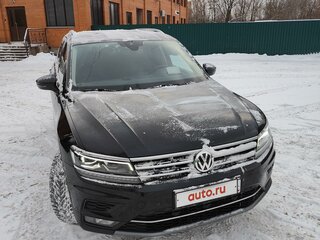 2020 Volkswagen Tiguan II, чёрный, 3350000 рублей, вид 2