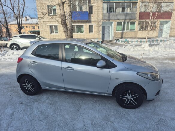 2010 Mazda Demio III (DE), серый, 599999 рублей - вид 4
