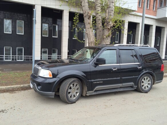 2002 Lincoln Navigator 6-speed II, чёрный - вид 5