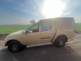2009 Mitsubishi L200 IV, бежевый, 750000 рублей, вид 3