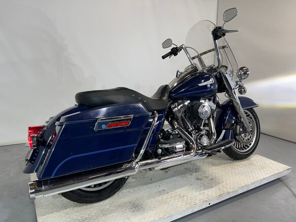 2010 Harley-Davidson Road King, синий, 610000 рублей - вид 7