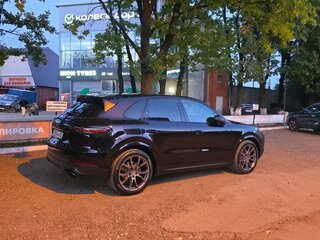 2020 Porsche Cayenne III, чёрный, 6970000 рублей, вид 5