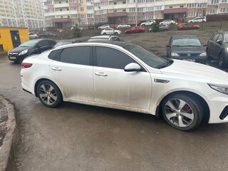 2018 Kia Optima IV Рестайлинг, белый, 1600000 рублей, вид 3