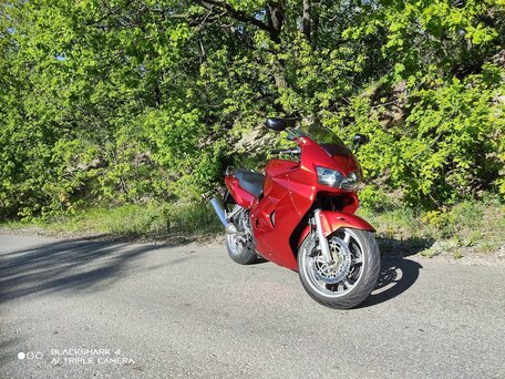 1998 Honda VFR 800, красный, 510000 рублей, вид 1