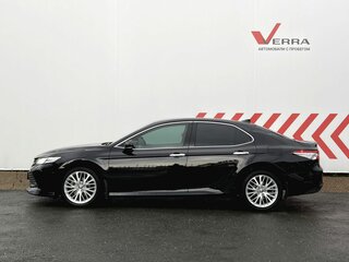 2021 Toyota Camry VIII (XV70), чёрный, 3360000 рублей, вид 2