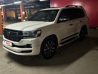 2018 Toyota Land Cruiser 200 Series Рестайлинг 2, белый, 6090000 рублей, вид 1