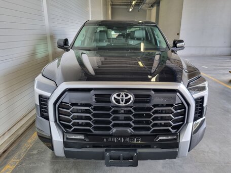 2023 Toyota Tundra CrewMax III, чёрный, 7600000 рублей, вид 5