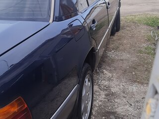 1990 Mercedes-Benz W124 200, синий, 350000 рублей, вид 5