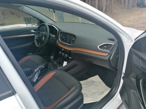 2023 Lada (ВАЗ) Vesta Cross I Рестайлинг (NG), белый, 1700000 рублей - вид 1