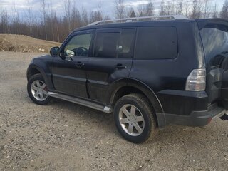 2006 Mitsubishi Pajero IV, чёрный, 1400000 рублей, вид 4