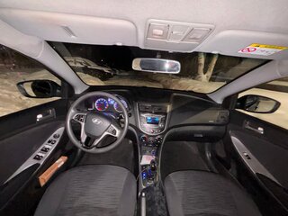 2015 Hyundai Solaris I Рестайлинг, чёрный, 800000 рублей, вид 4