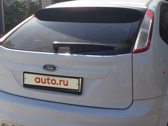 2010 Ford Focus II Рестайлинг, белый - вид 3