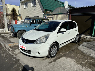 2013 Nissan Note I Рестайлинг, белый, 700000 рублей, вид 1