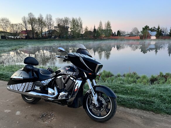 2011 Victory Cross Country, чёрный, 889000 рублей