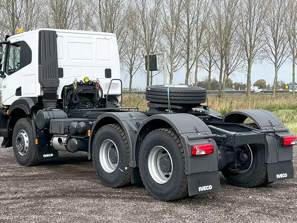 2026 Iveco Trakker, белый, 27257682 рублей - вид 3