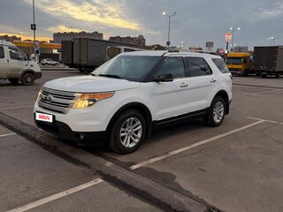 2014 Ford Explorer V, белый, 1680000 рублей, вид 2