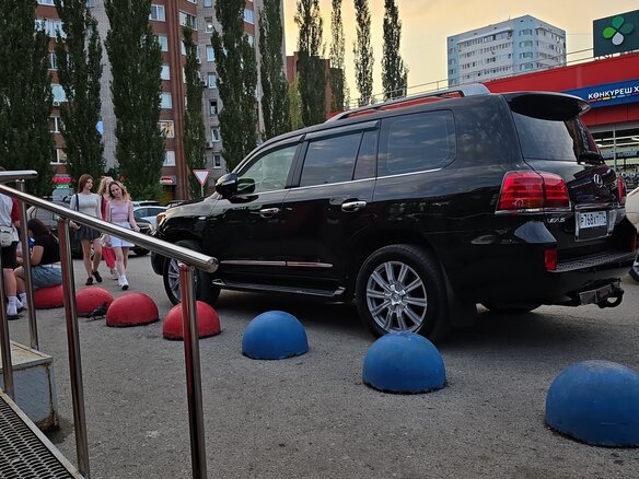 2011 Lexus LX 570 III, чёрный, 3500000 рублей - вид 4