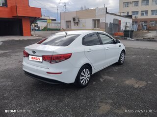 2016 Kia Rio III Рестайлинг, белый, 760000 рублей, вид 4